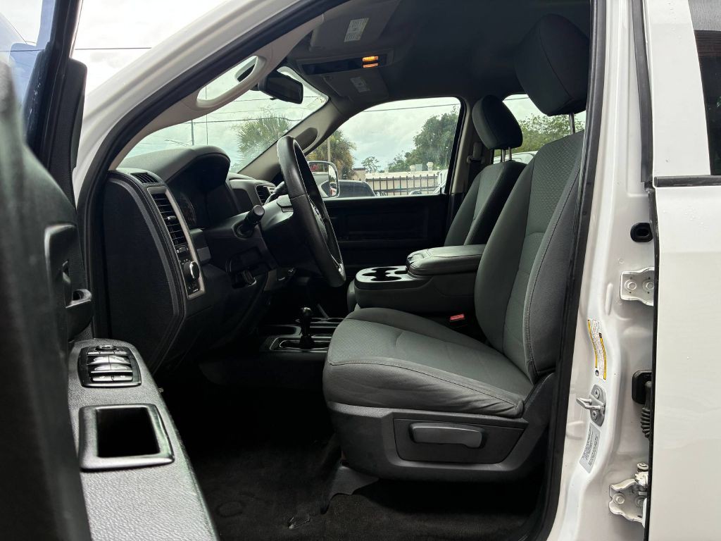 2015 RAM 3500 Image 9