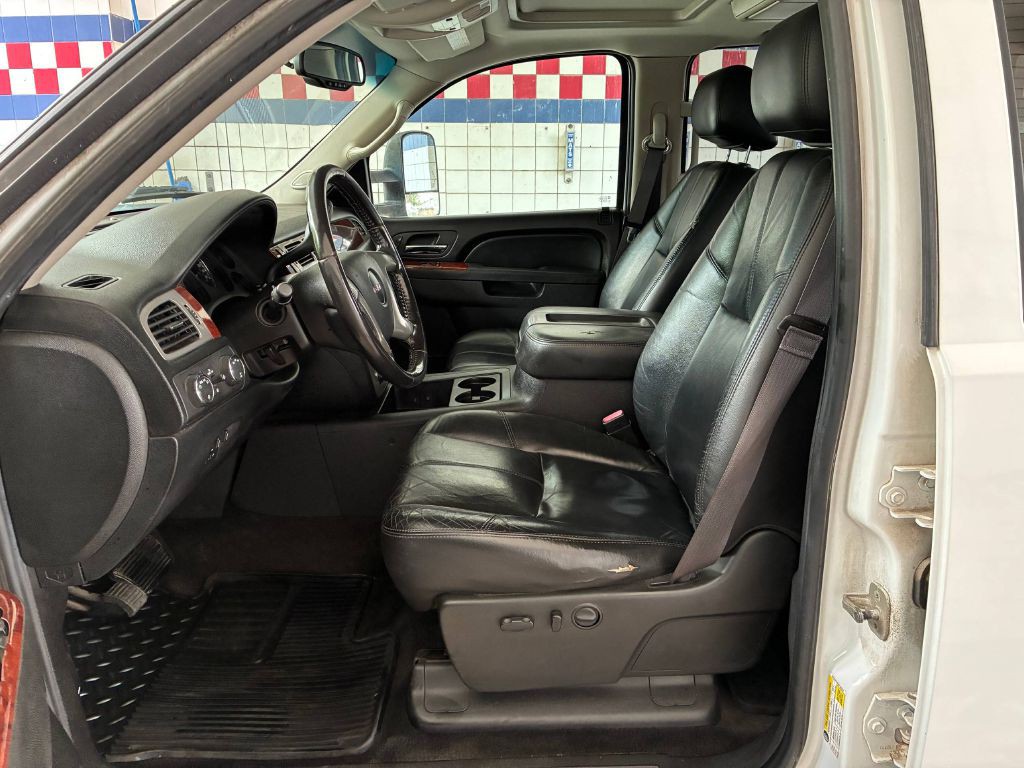 2011 GMC Sierra Image 8