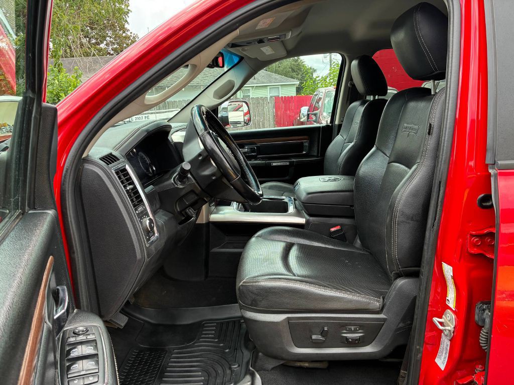 2017 RAM 3500 Image 8