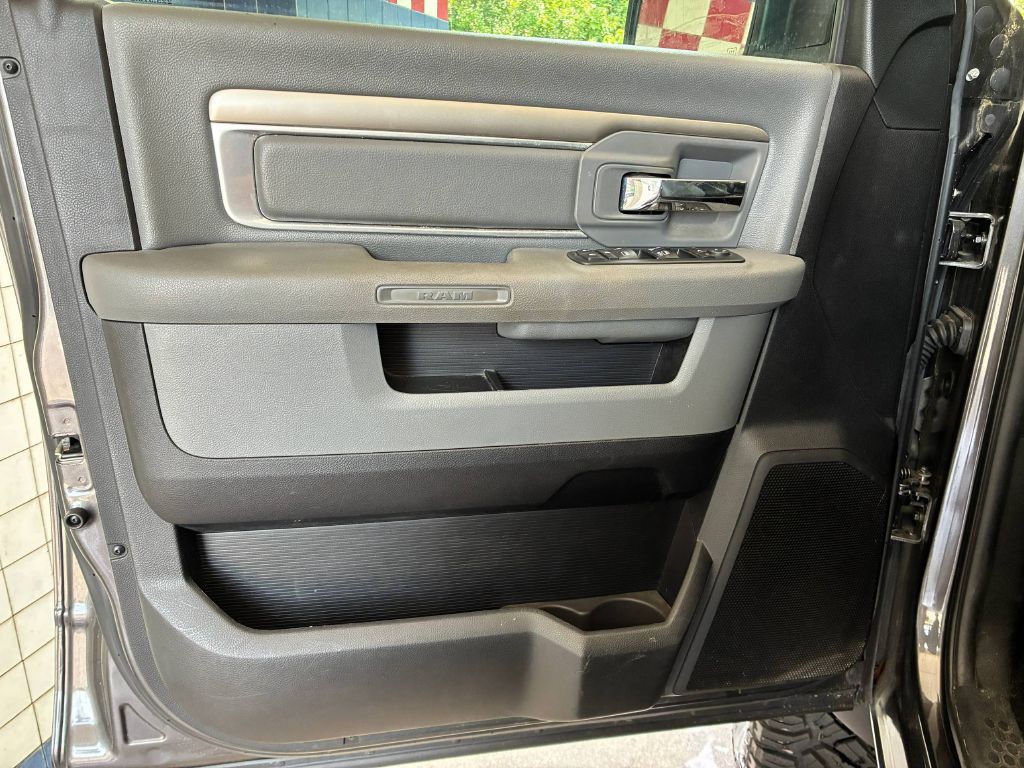 2017 RAM 1500 Image 11