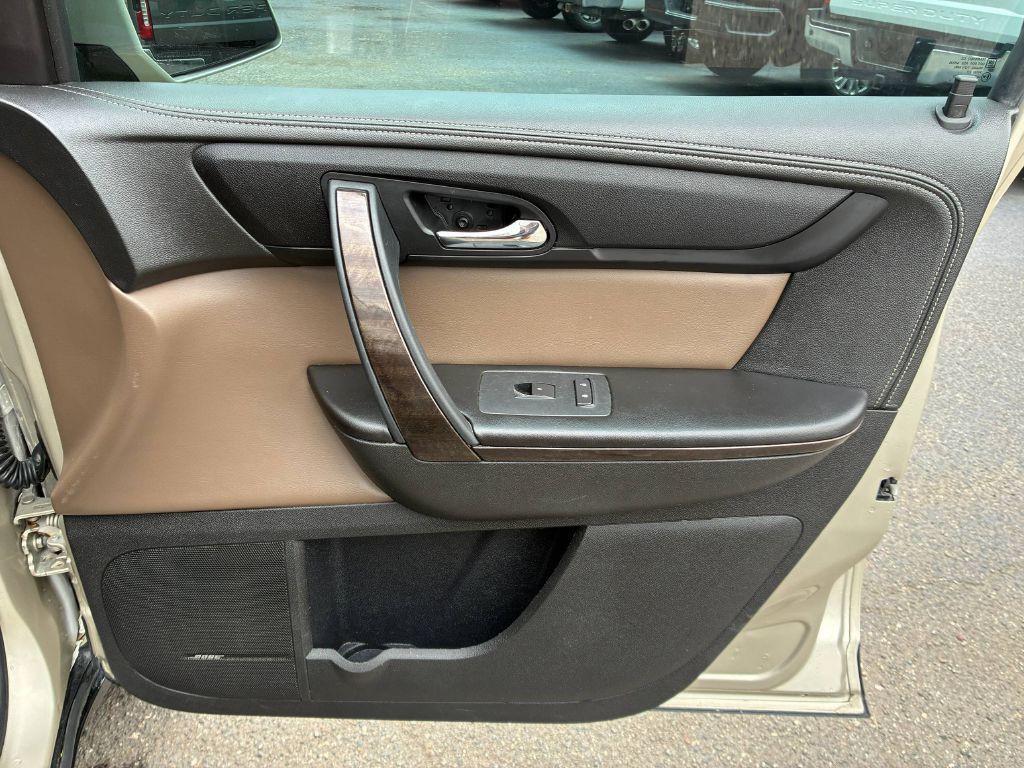 2015 GMC Acadia Image 17