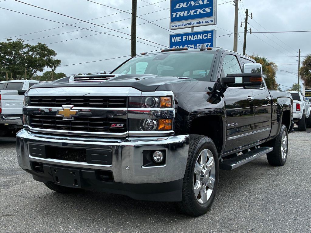2017 Chevrolet Silverado 1500 Image 1