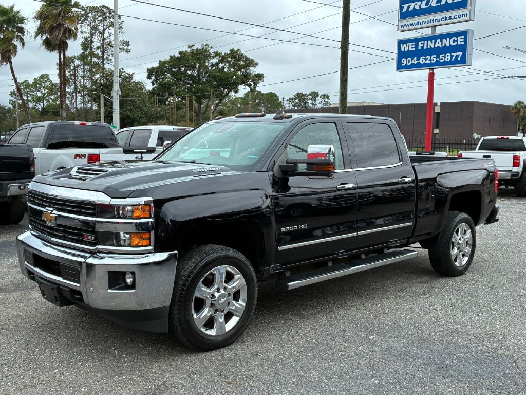 2017 Chevrolet Silverado 1500 Image 2