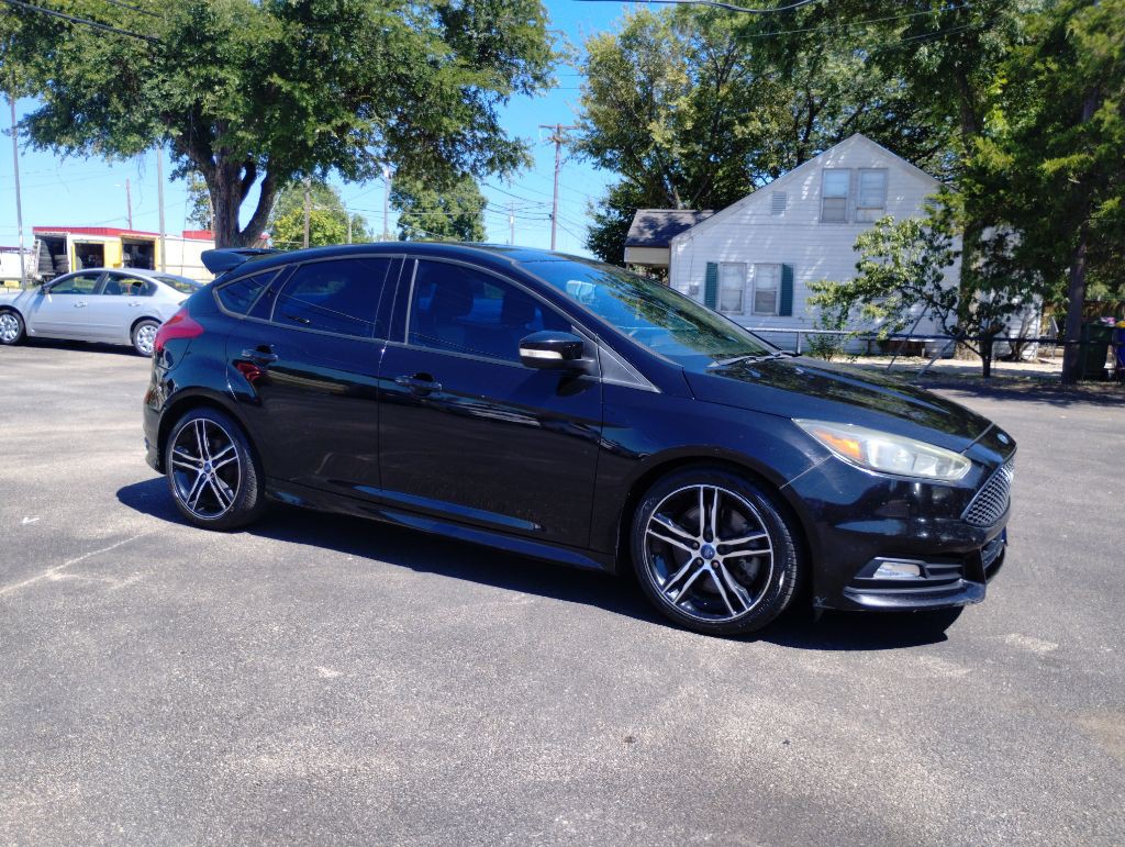 2017 Ford Focus Image 3