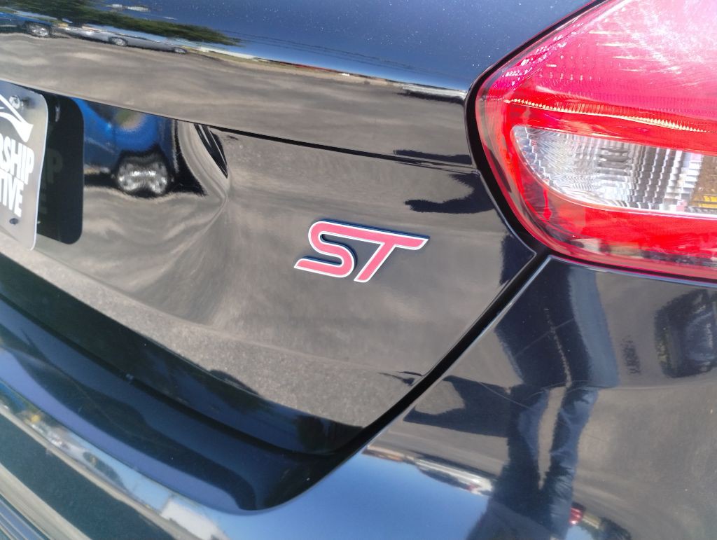 2017 Ford Focus Image 5