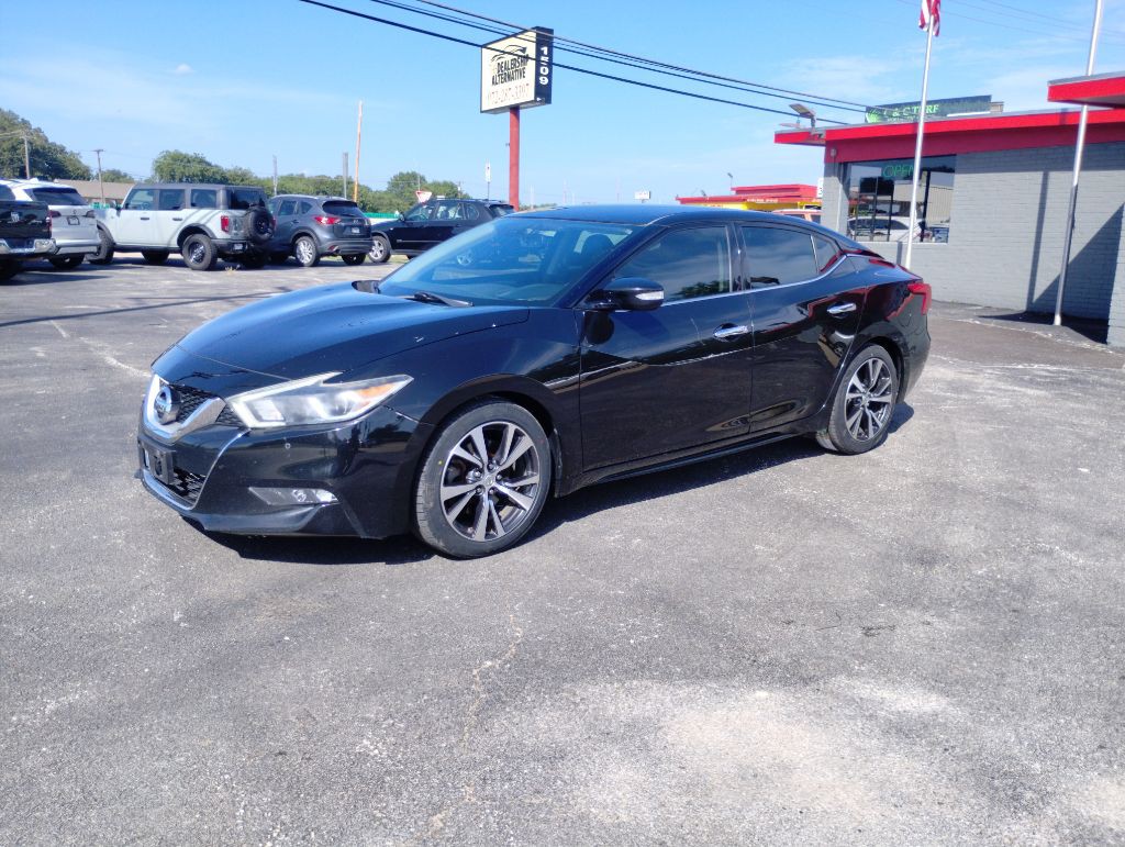 2017 Nissan Maxima Image 2