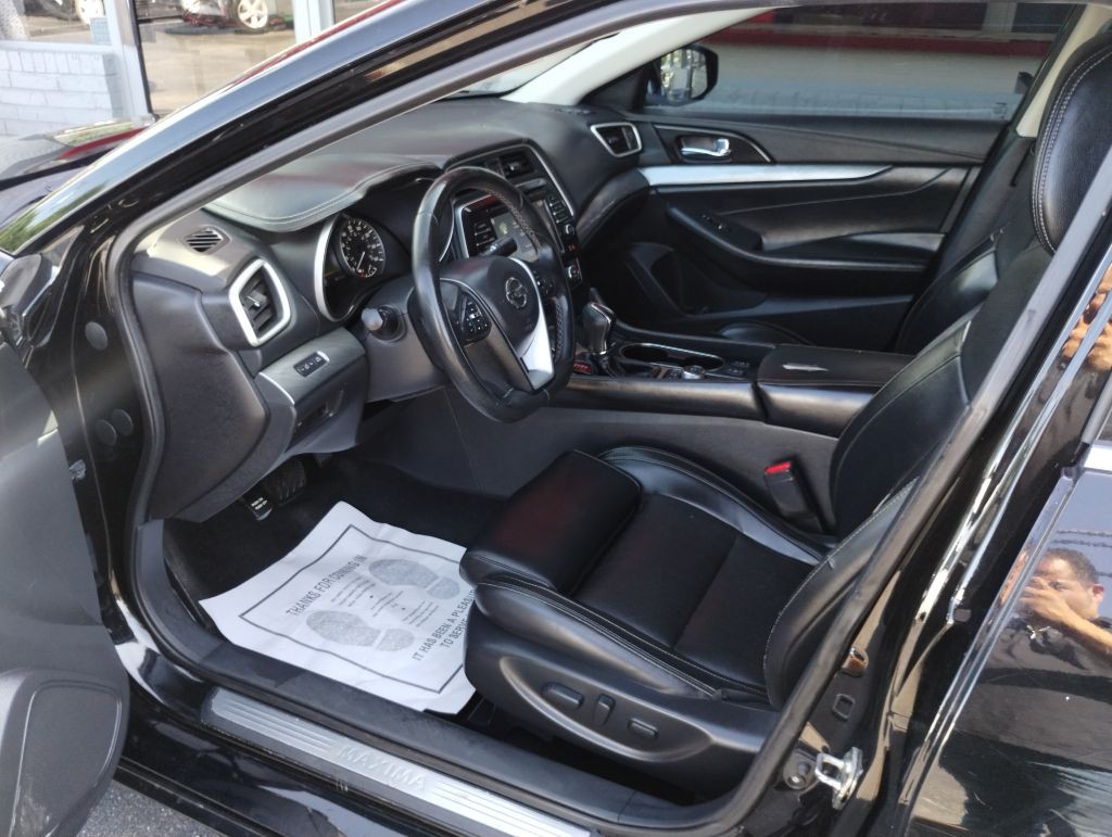 2017 Nissan Maxima Image 6