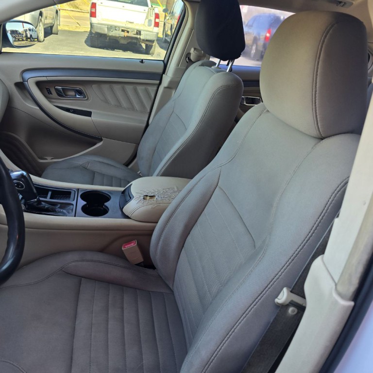 2013 Ford Taurus Image 10