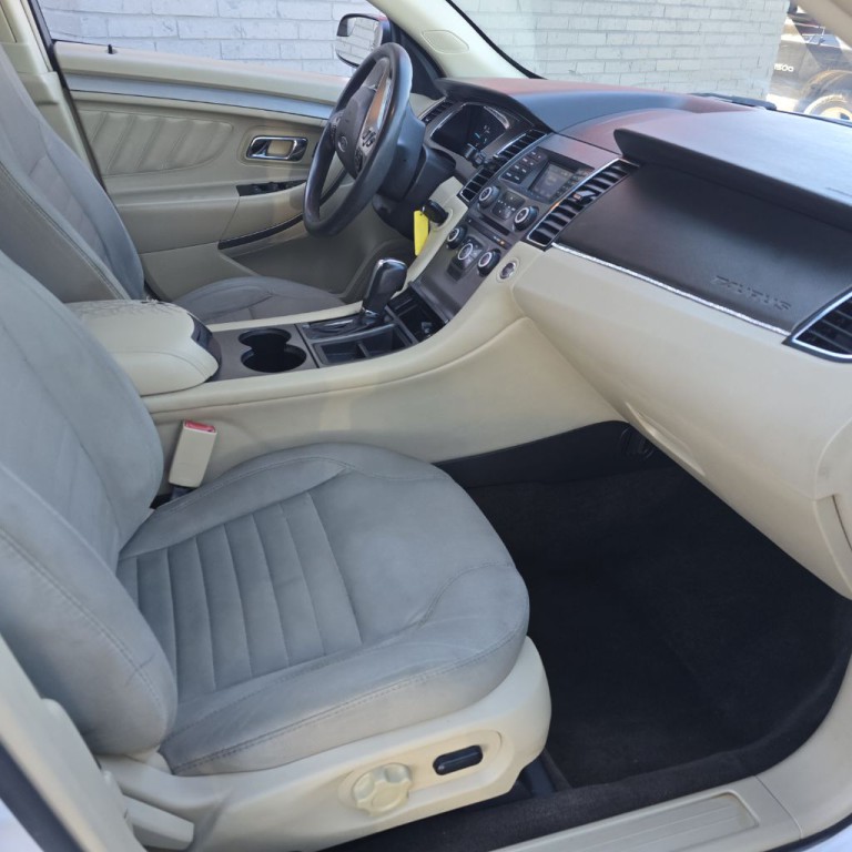 2013 Ford Taurus Image 12