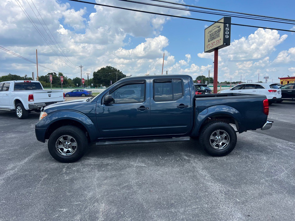 2015 Nissan Frontier Image 2