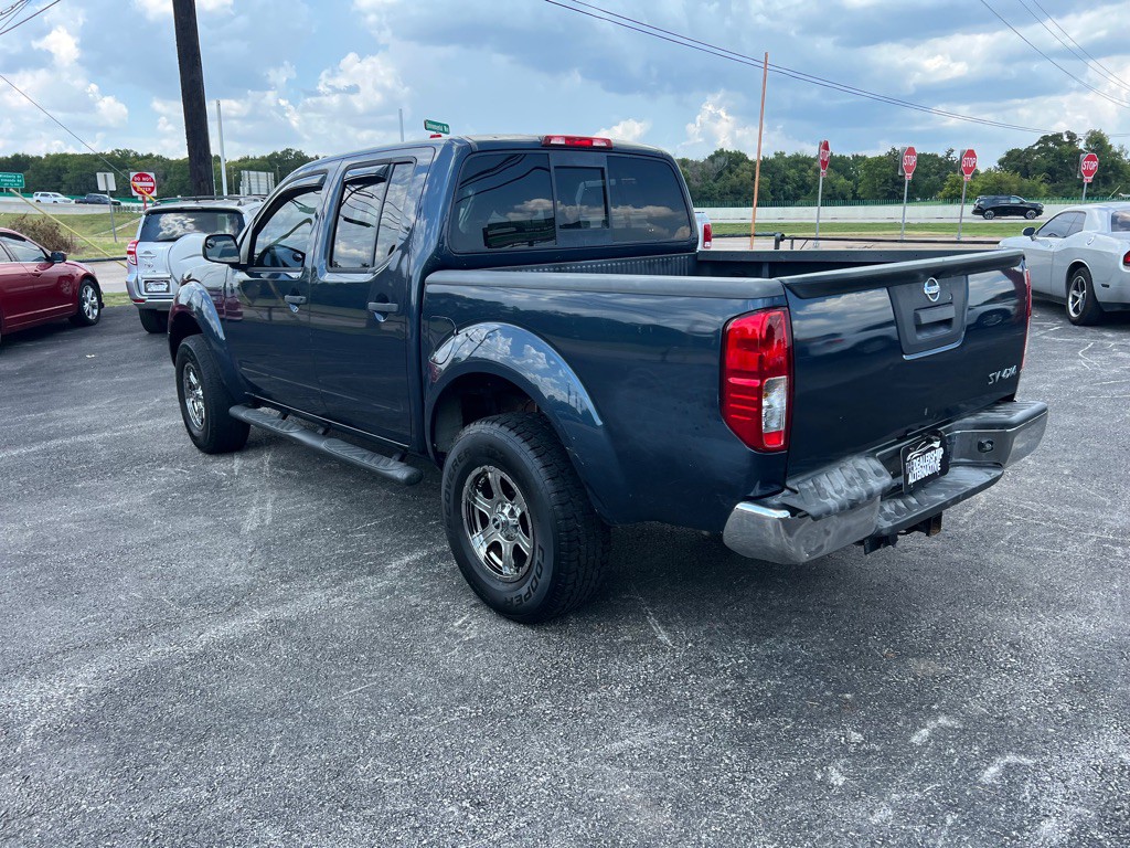 2015 Nissan Frontier Image 3