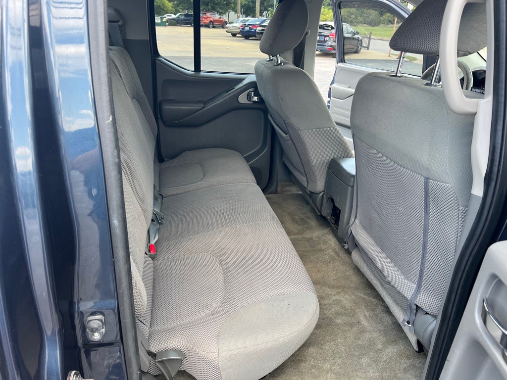2015 Nissan Frontier Image 15