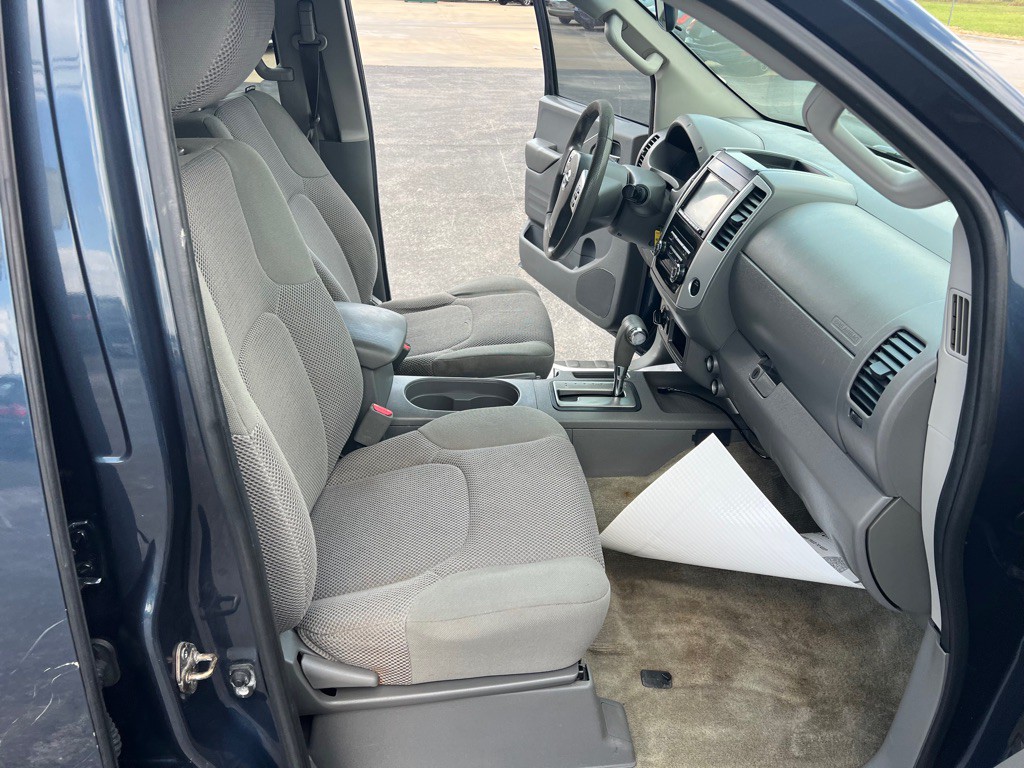 2015 Nissan Frontier Image 16