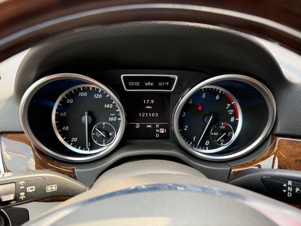 2012 Mercedes-Benz M-Class Image 8