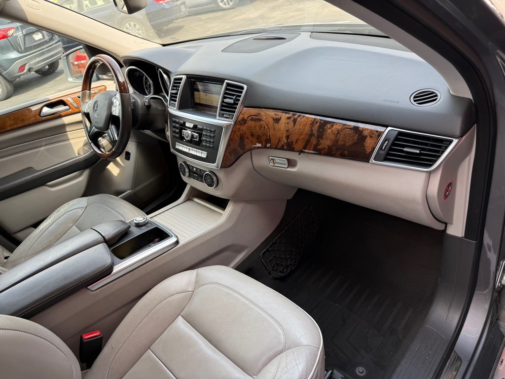 2012 Mercedes-Benz M-Class Image 16