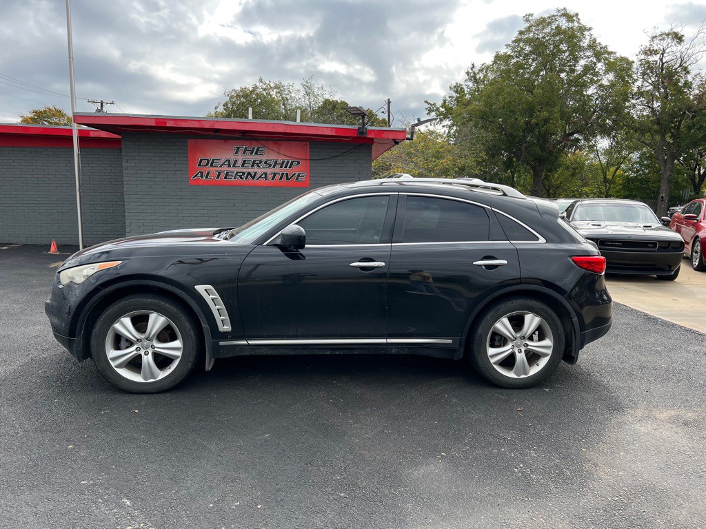 2011 INFINITI FX35 Image 2
