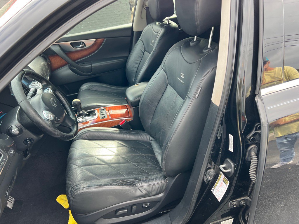 2011 INFINITI FX35 Image 4