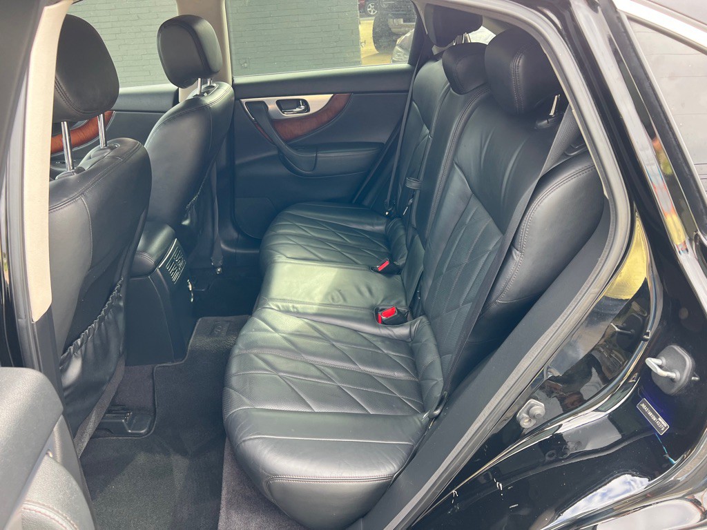 2011 INFINITI FX35 Image 6