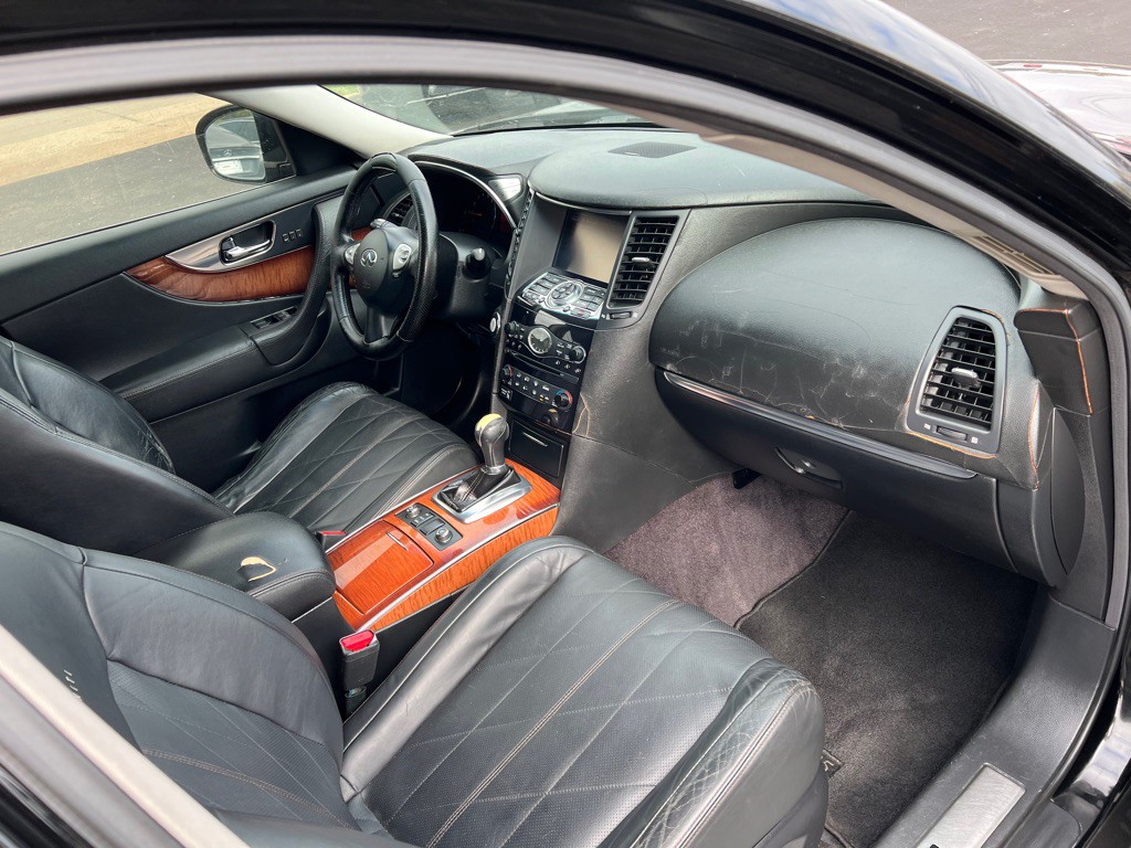2011 INFINITI FX35 Image 8