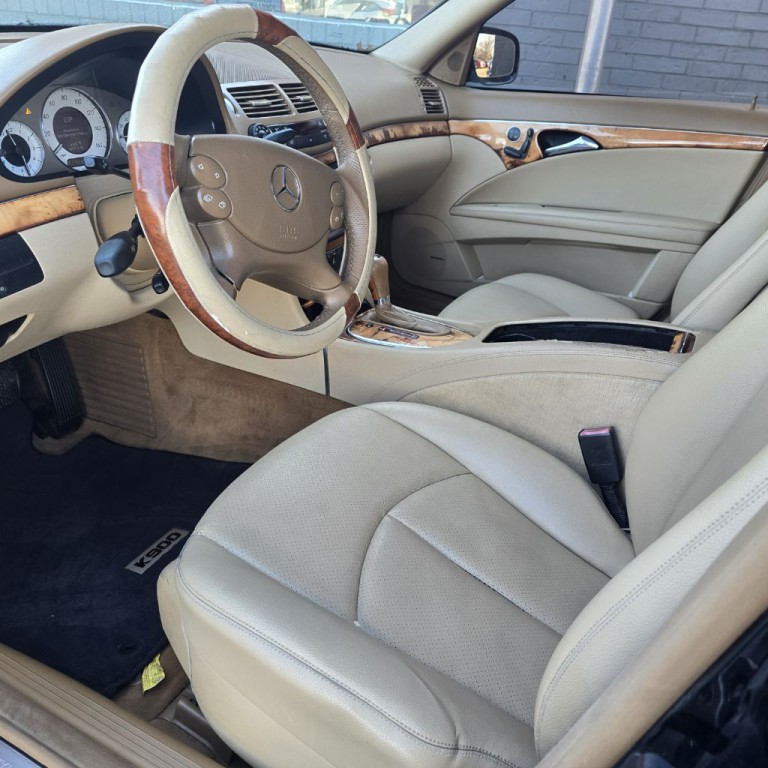 2009 Mercedes-Benz E-Class Image 8