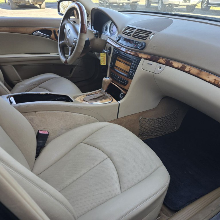 2009 Mercedes-Benz E-Class Image 16