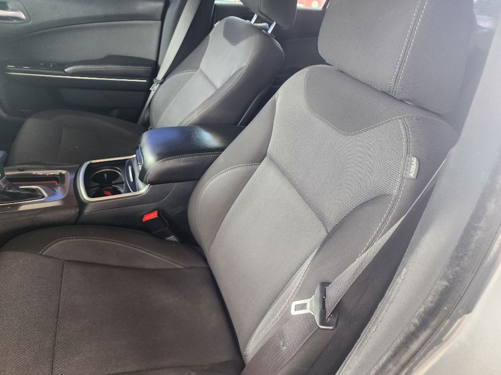 2015 Dodge Charger Image 9