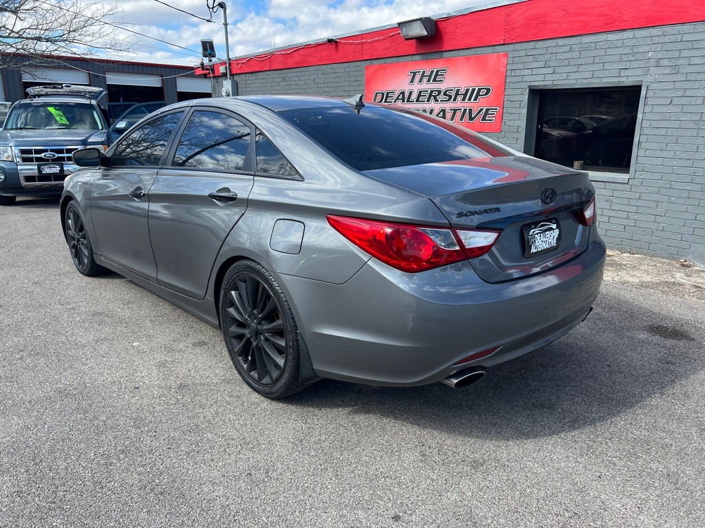 2013 Hyundai Sonata Image 3