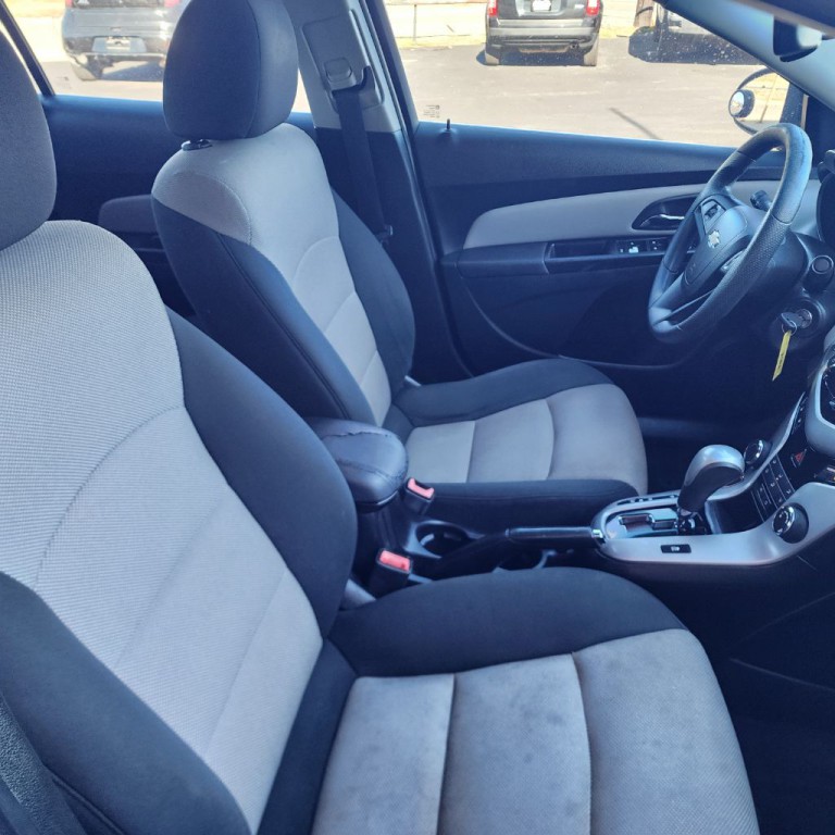 2012 Chevrolet Cruze Image 16