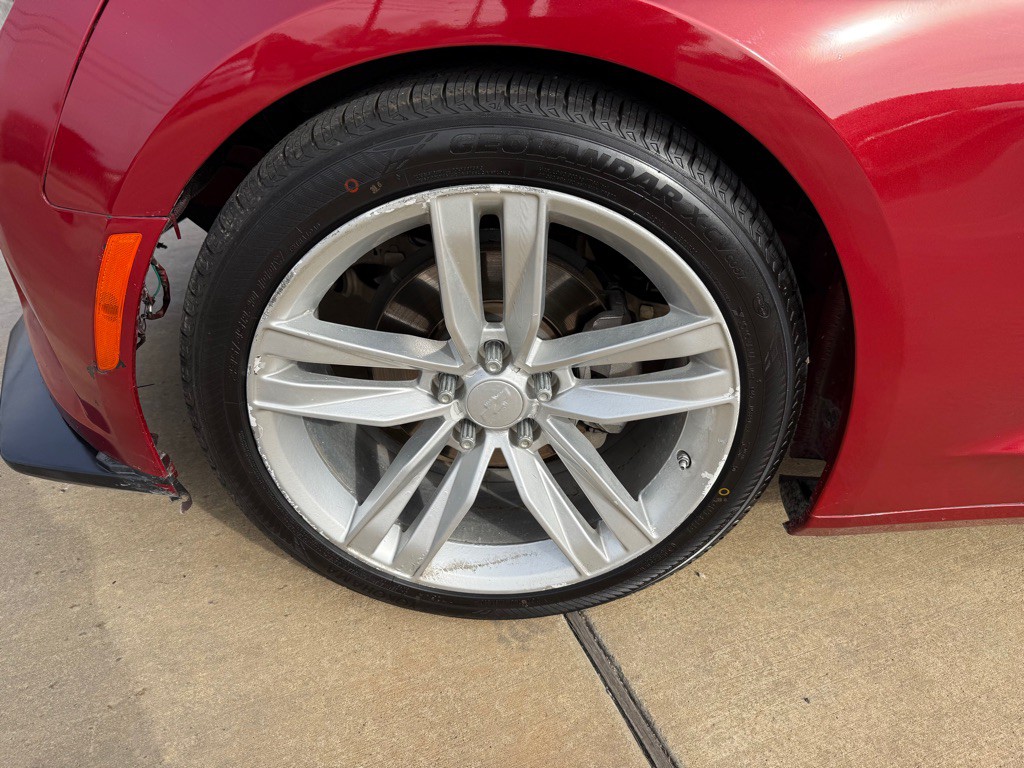 2017 Chevrolet Camaro Image 9