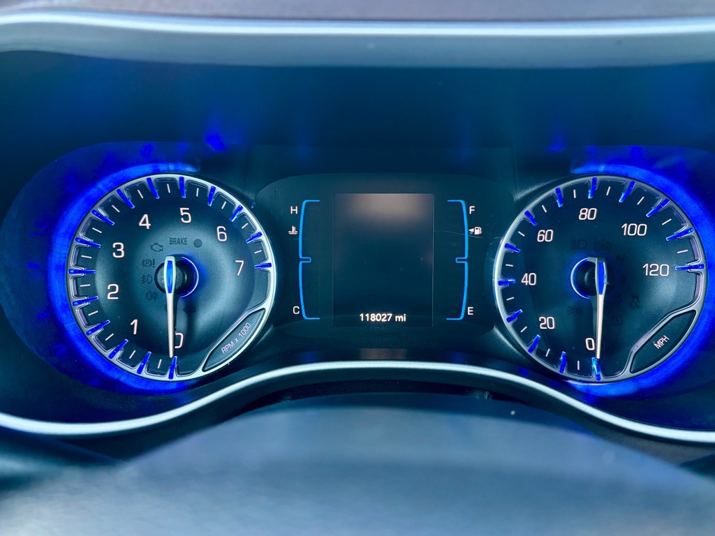 2017 Chrysler Pacifica Image 11