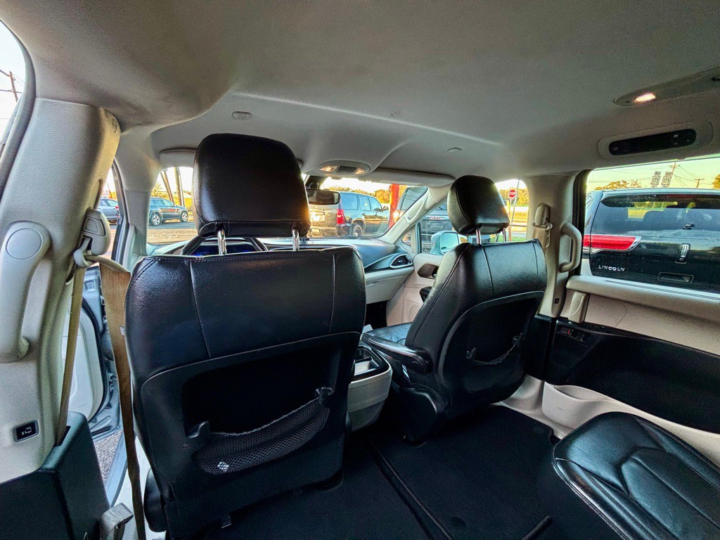 2017 Chrysler Pacifica Image 14