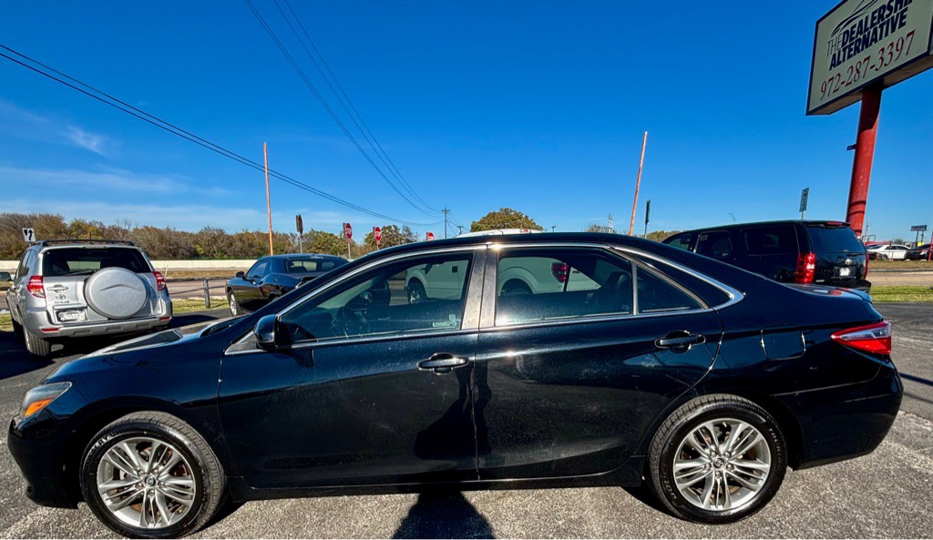 2017 Toyota Camry Image 3
