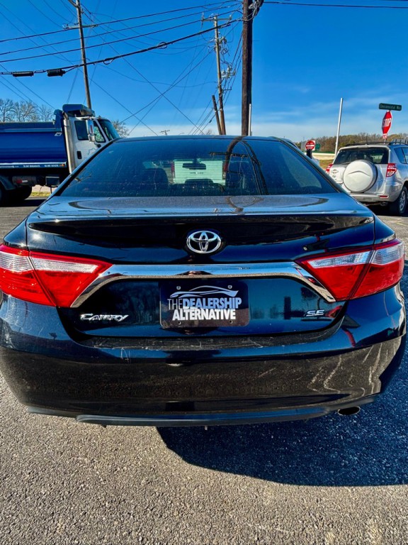 2017 Toyota Camry Image 5