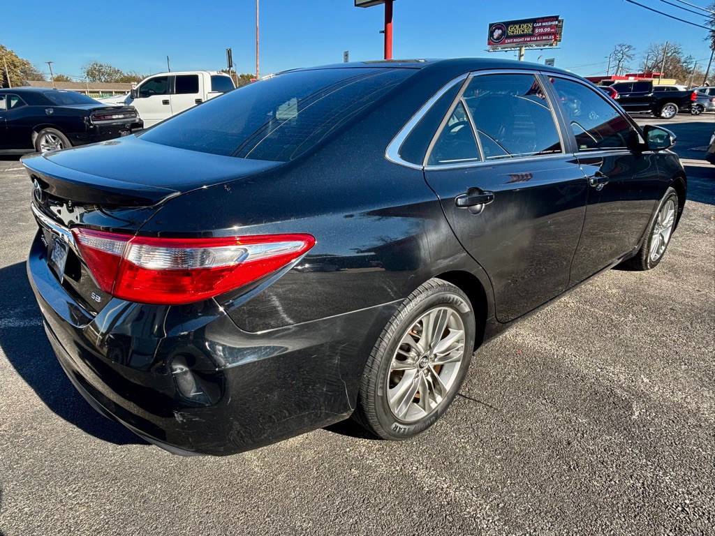 2017 Toyota Camry Image 6
