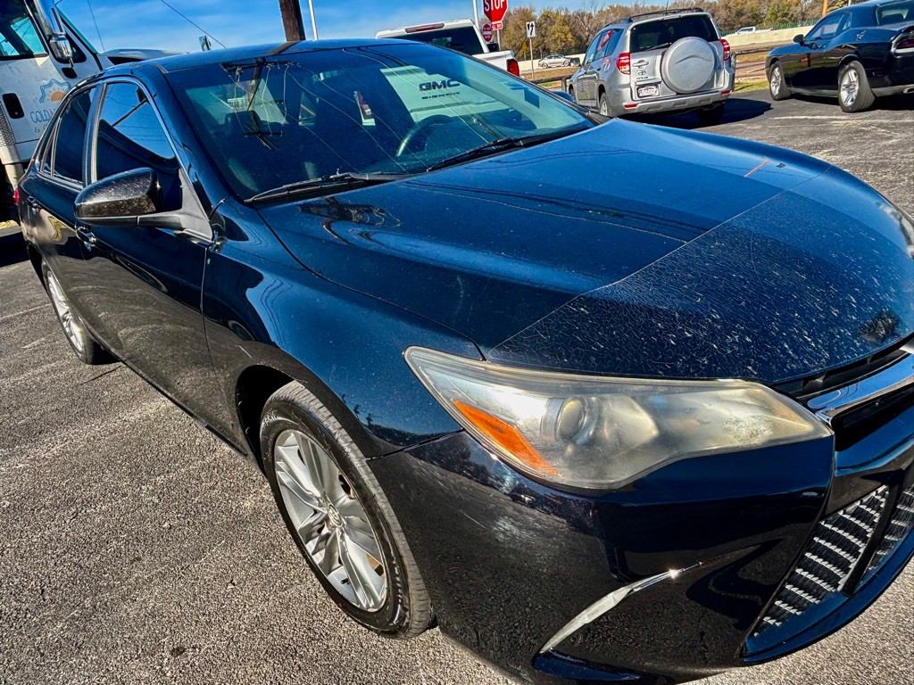 2017 Toyota Camry Image 8