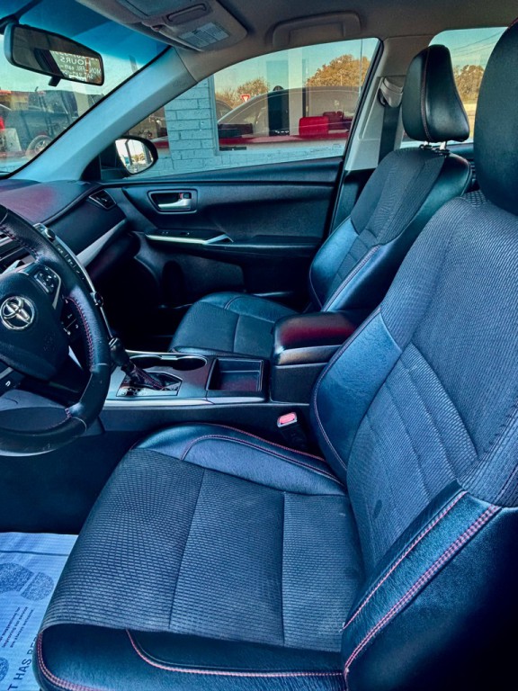 2017 Toyota Camry Image 11