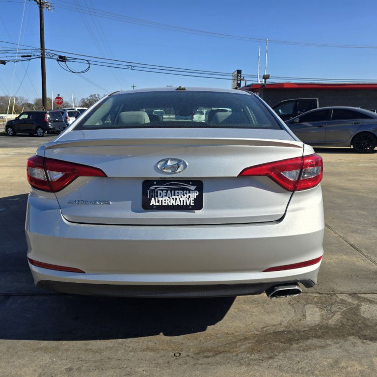 2016 Hyundai Sonata Image 2