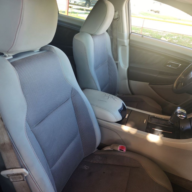 2011 Ford Taurus Image 9