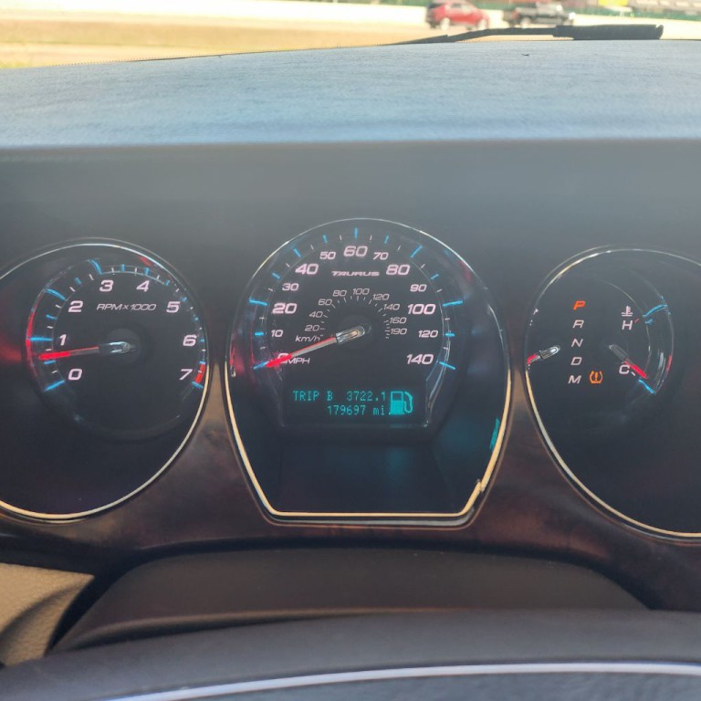 2011 Ford Taurus Image 12