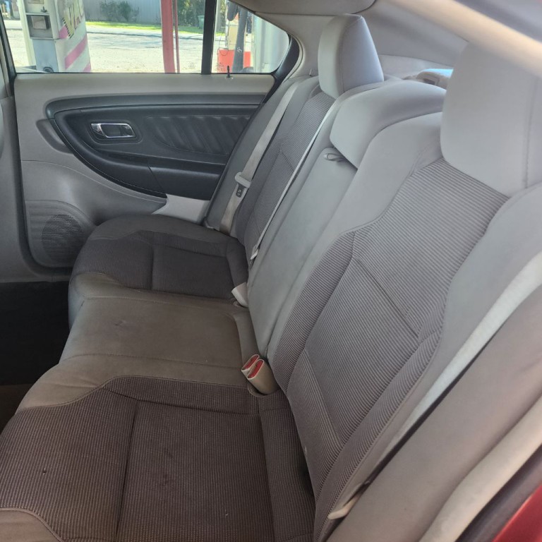 2011 Ford Taurus Image 14