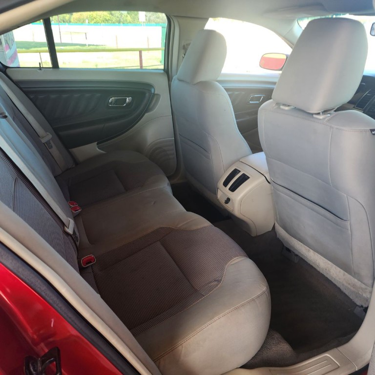 2011 Ford Taurus Image 16