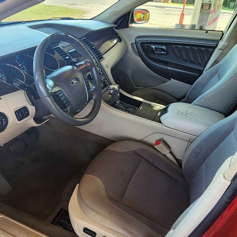 2011 Ford Taurus Image 18