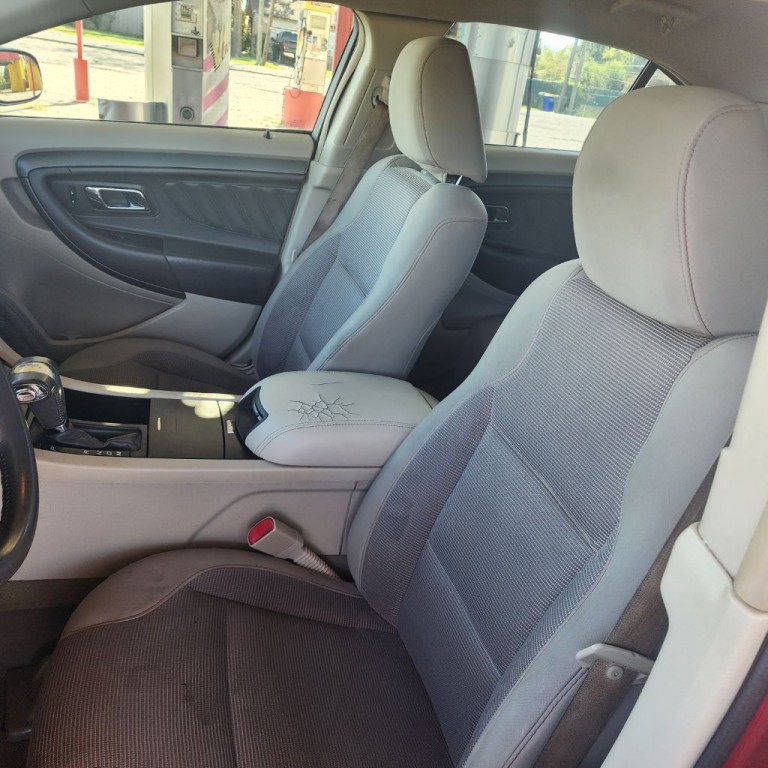 2011 Ford Taurus Image 19