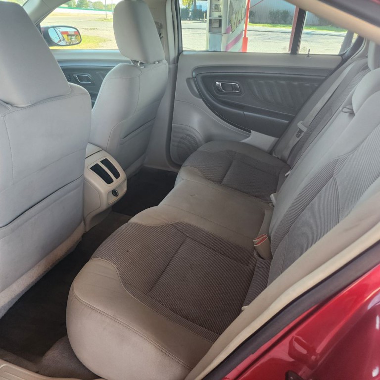 2011 Ford Taurus Image 20