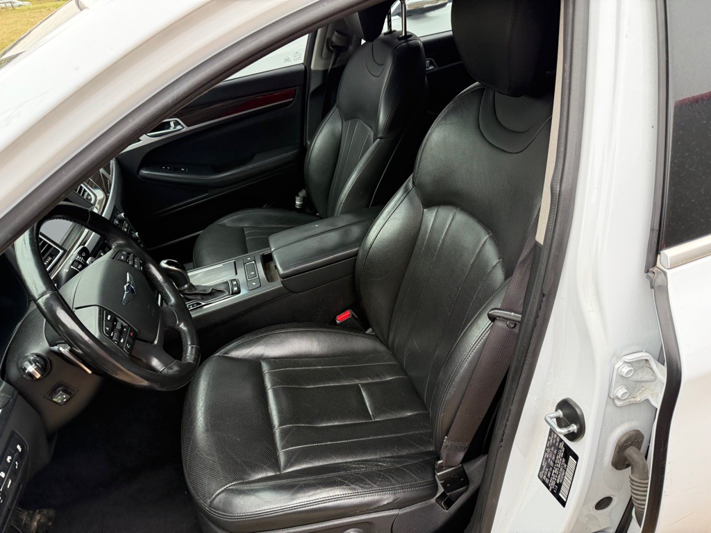 2017 Genesis G80 Image 4