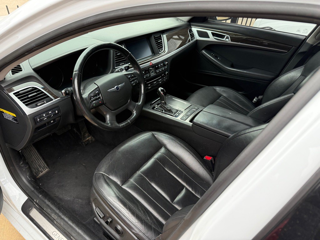 2017 Genesis G80 Image 5