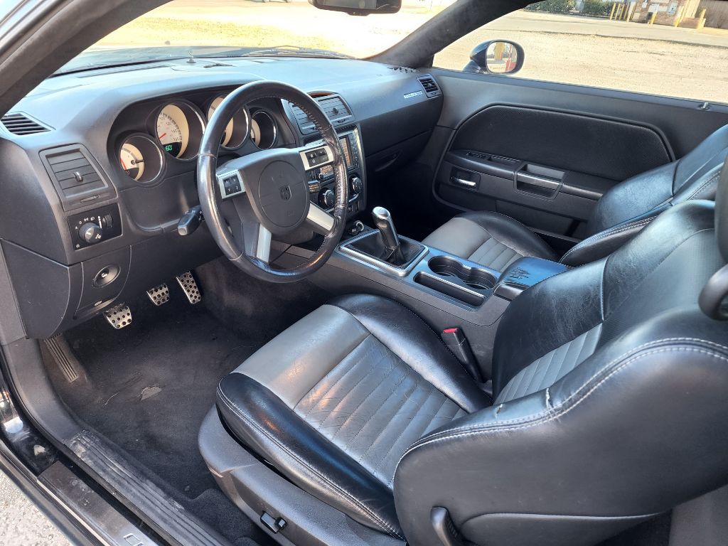2009 Dodge Challenger Image 9