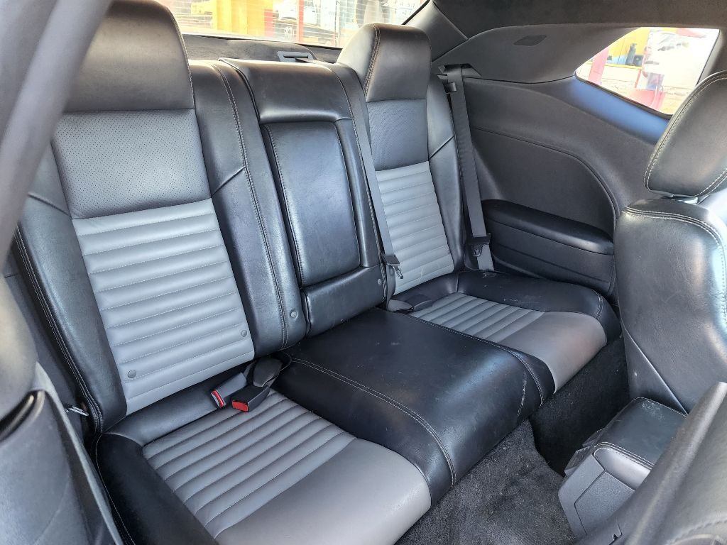 2009 Dodge Challenger Image 12