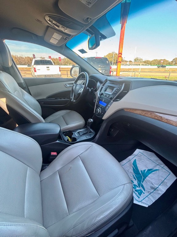 2015 Hyundai Santa Fe Image 14