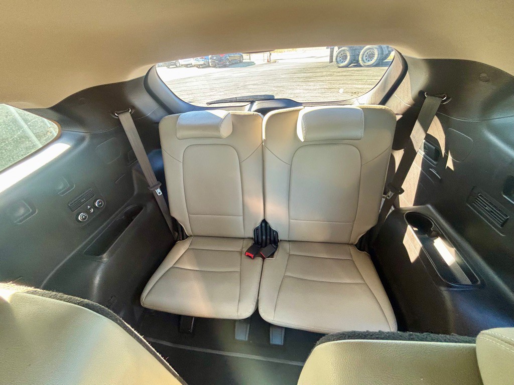 2015 Hyundai Santa Fe Image 9